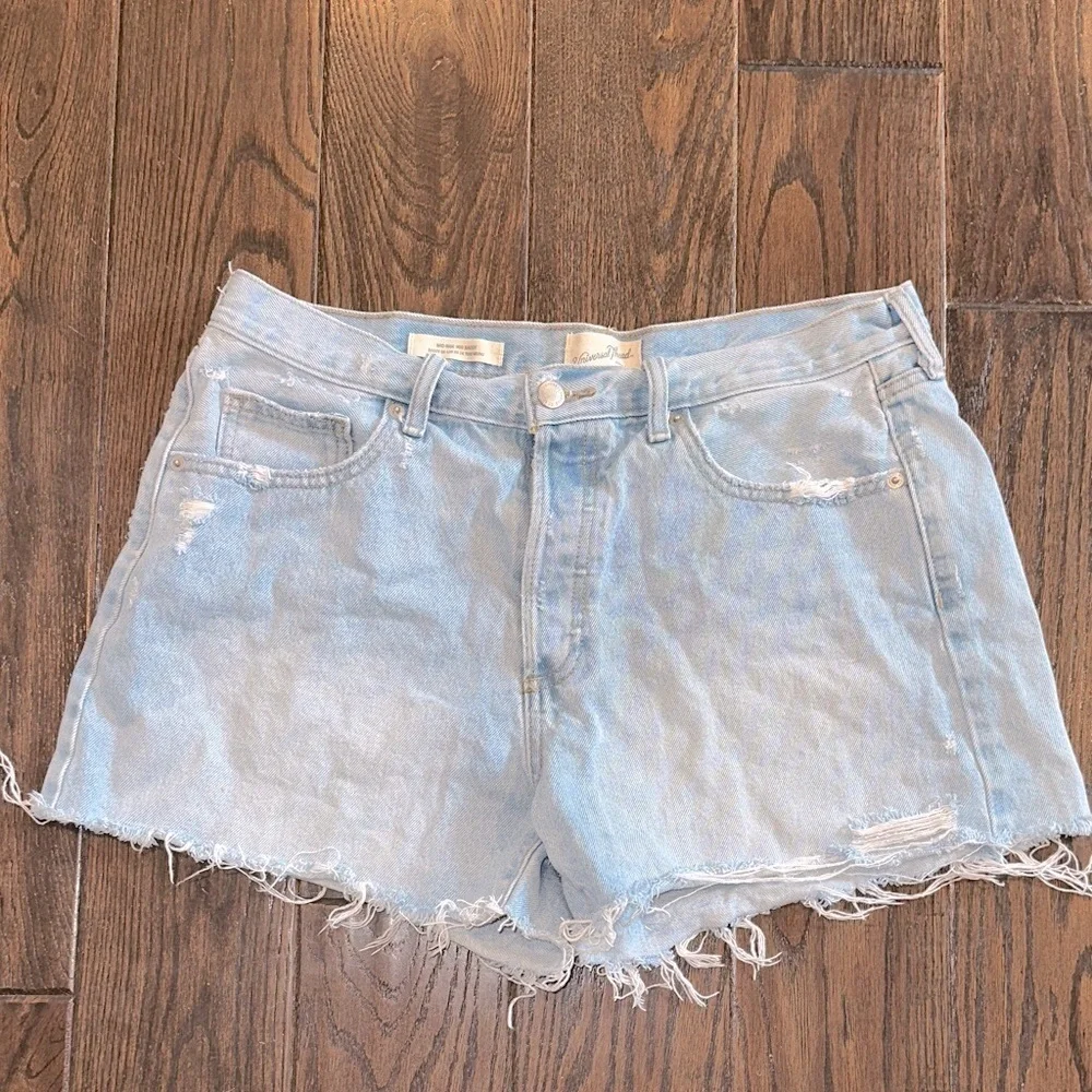 Universal Thread Light mid rise 90s baggy distressed Jean cutoff Shorts size 10